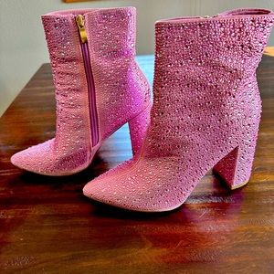Pink boots, Size 7